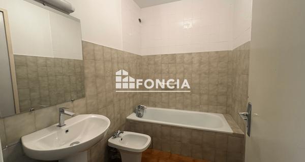 Location Appartement 2 pièces 55 m² - Carpentras 84200