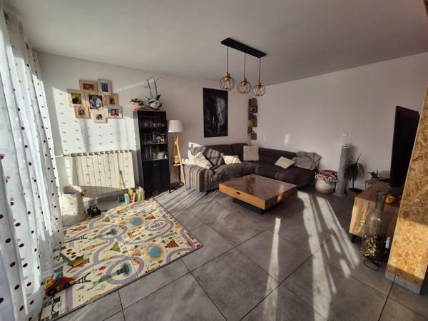 Guilherand-Granges (07500) Maison familiale avec jardin à Guilherand-Granges