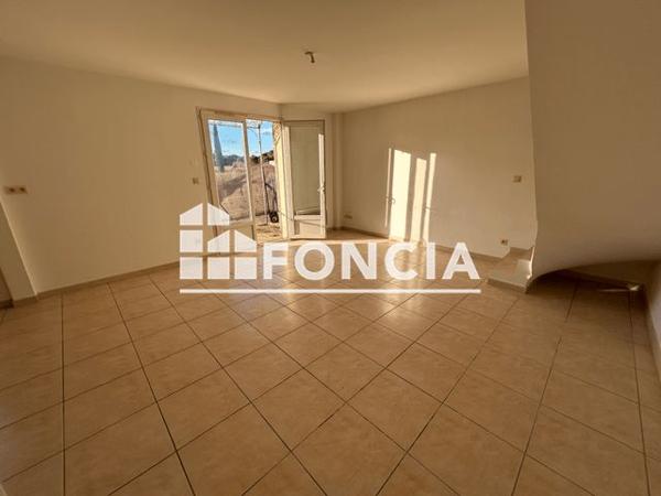 Location Appartement 3 pièces 70 m² - 117-119 IMPASSE DES COLETTES Chusclan 30200