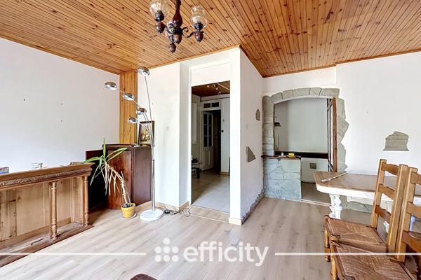 Maison
         7 pièces
        - 215 m² Exclusivité 279 900 € *