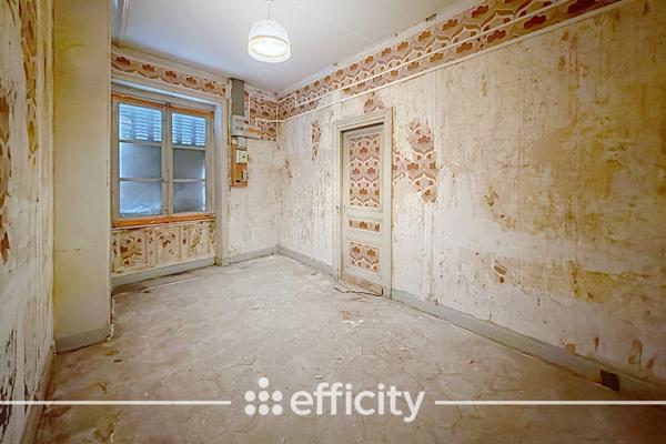 Maison
         7 pièces
        - 215 m² Exclusivité 279 900 € *