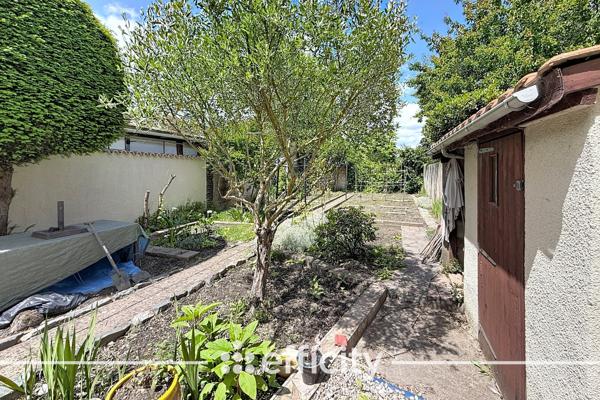 Maison
         7 pièces
        - 215 m² Exclusivité 279 900 € *