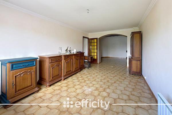 Maison
         7 pièces
        - 215 m² Exclusivité 279 900 € *