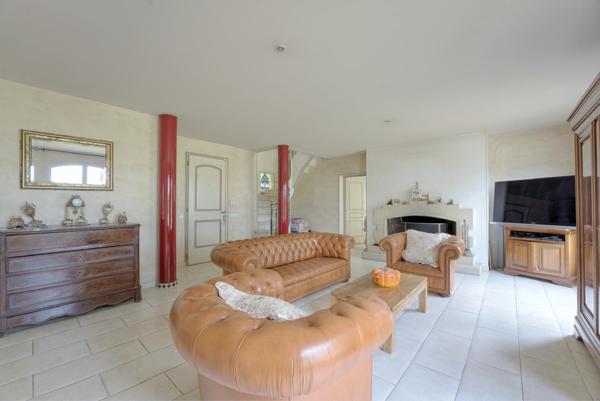 Superbe propriété  de 170m² au coeur de la nature, avec piscine et dépendance