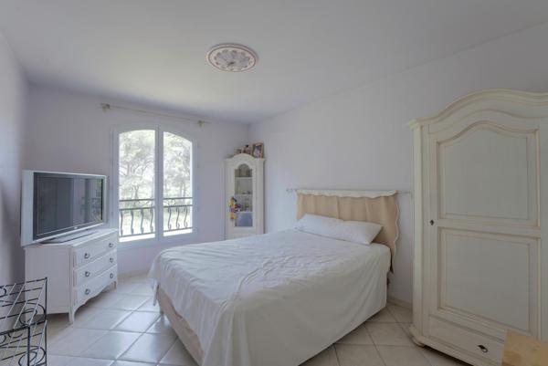 Superbe propriété  de 170m² au coeur de la nature, avec piscine et dépendance