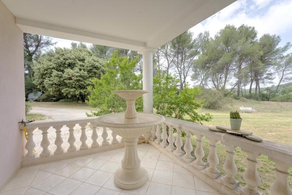 Superbe propriété  de 170m² au coeur de la nature, avec piscine et dépendance