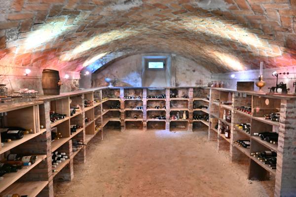 Étampes (91150) Exclusivité Expertimo Maison de caractére offrant élégance, histoire, prestations raffinées et discrétion a