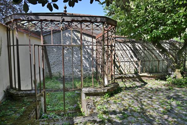 Étampes (91150) Exclusivité Expertimo Maison de caractére offrant élégance, histoire, prestations raffinées et discrétion a