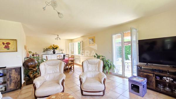 MALLEMORT À VENDRE - Maison de plain-pied avec jardin et garage