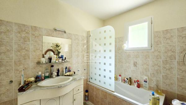 MALLEMORT À VENDRE - Maison de plain-pied avec jardin et garage