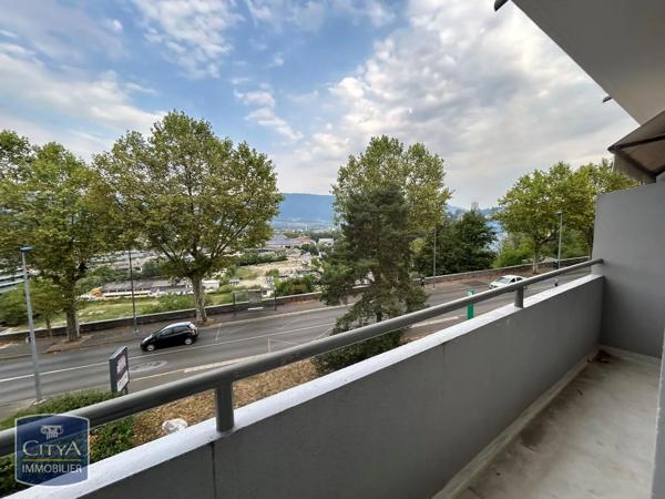 Appartement à louer 3 pièces 64.9m² Chambéry (73000)