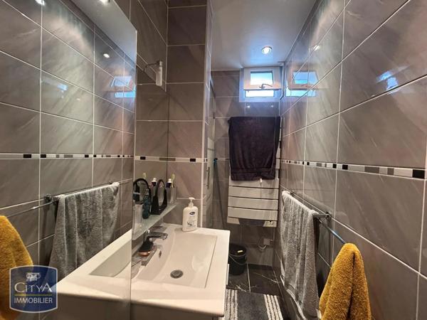 Appartement à louer 3 pièces 64.9m² Chambéry (73000)