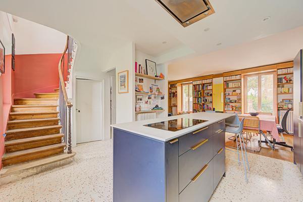 Maison Saint Germain En Laye 6 pièce(s) 140 m2 1 335 000 € **  - Référence  18934