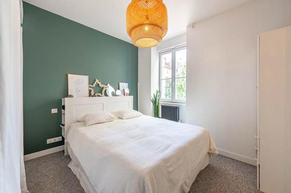 Annecy centre-ville T3 de charme rénové avec balcon.