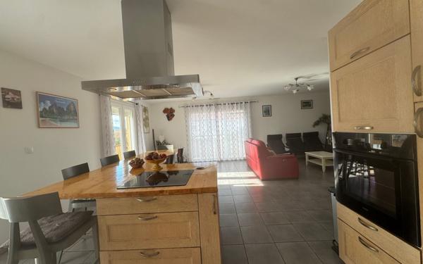 Maison à vendre    6 pièces •  Sainte-Marie