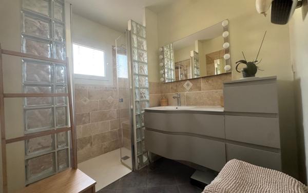 Maison à vendre    6 pièces •  Sainte-Marie