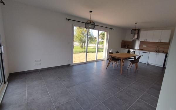 Maison à louer    5 pièces •  Berville-sur-Mer