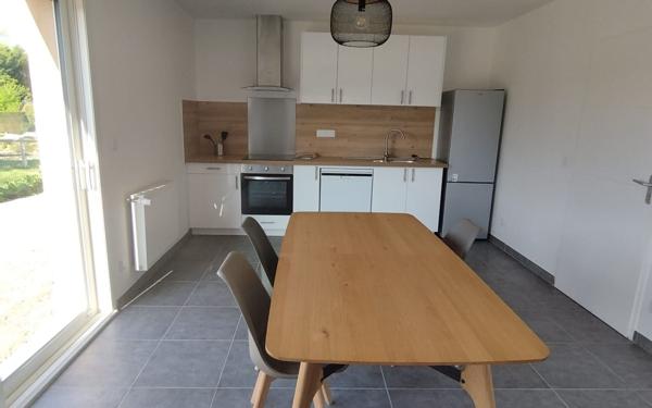 Maison à louer    5 pièces •  Berville-sur-Mer