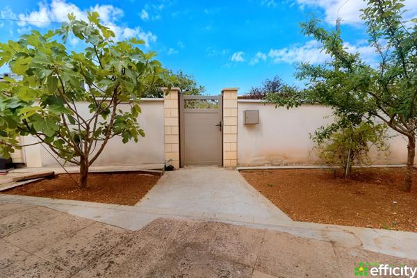 Maison
         6 pièces
        - 134 m² Exclusivité 290 000 € *