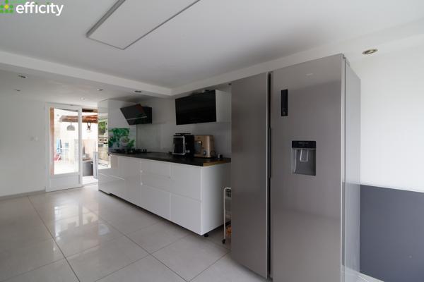Maison
         6 pièces
        - 134 m² Exclusivité 290 000 € *