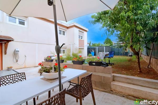 Maison
         6 pièces
        - 134 m² Exclusivité 290 000 € *