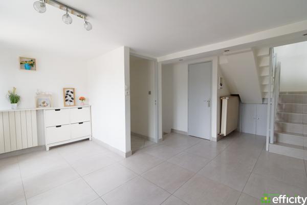 Maison
         6 pièces
        - 134 m² Exclusivité 290 000 € *