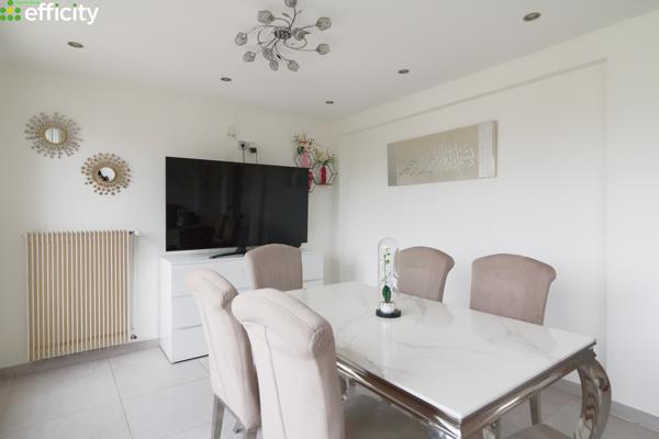 Maison
         6 pièces
        - 134 m² Exclusivité 290 000 € *