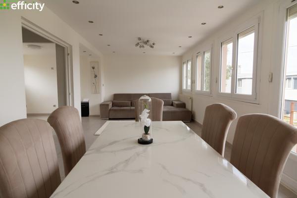 Maison
         6 pièces
        - 134 m² Exclusivité 290 000 € *
