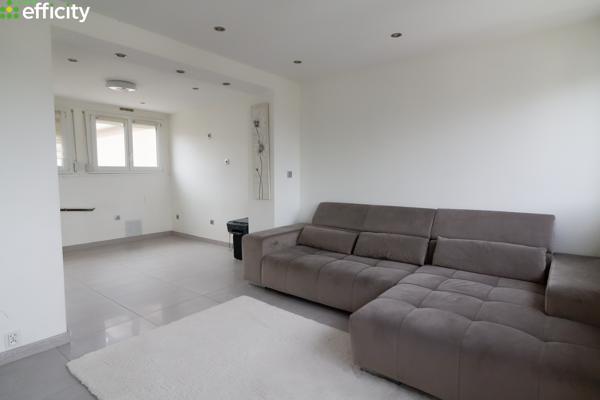 Maison
         6 pièces
        - 134 m² Exclusivité 290 000 € *
