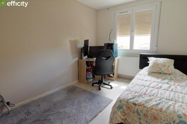 Maison
         6 pièces
        - 134 m² Exclusivité 290 000 € *