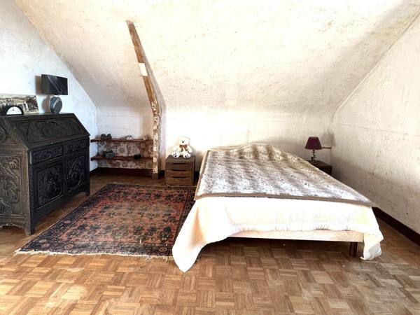 Pavillon 5 pièces (4 chambres) sur terrain de 1340 m² à PONTCARRE (77)