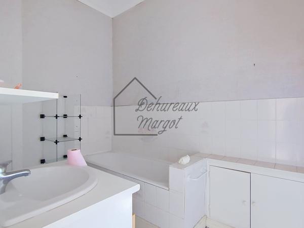 Immeuble
         10 pièces
        - 165 m² 198 000 € *