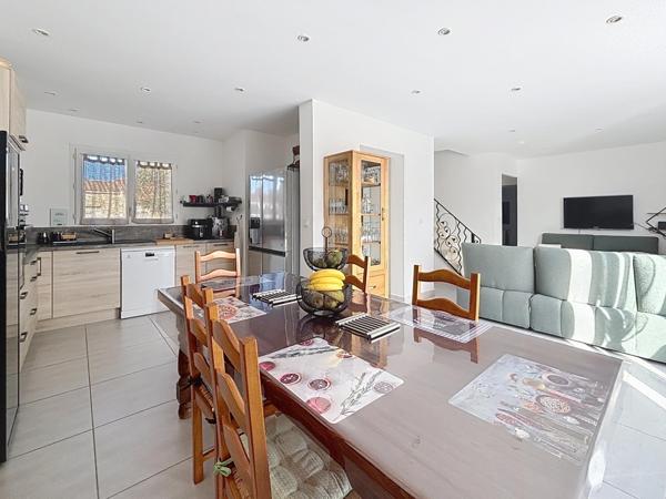 Maison récente de 2017 – 127 m² habitables avec garage et atelier