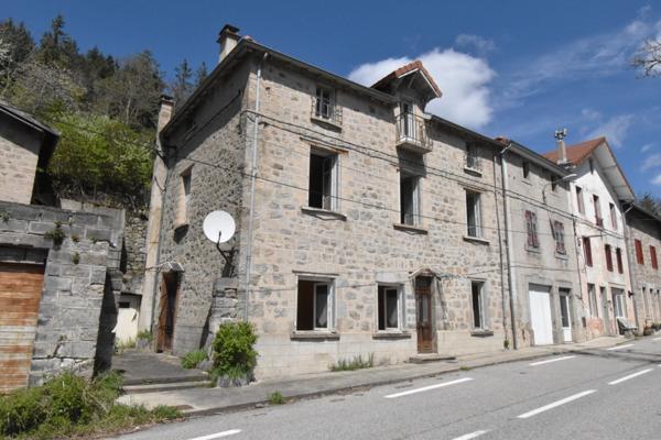 Maison à vendre 12 pièces (07)