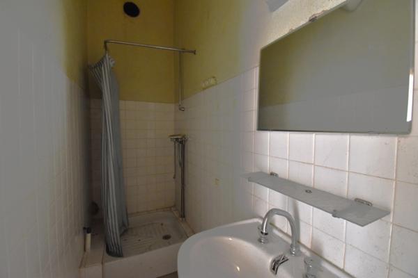 Maison à vendre 12 pièces (07)