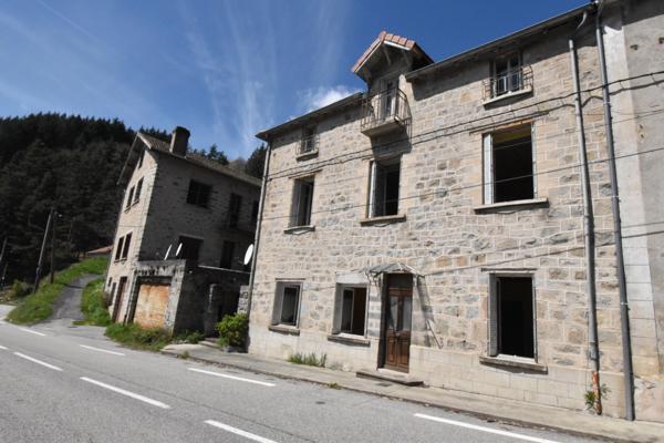 Maison à vendre 12 pièces (07)