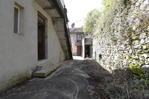 Maison à vendre 12 pièces (07)