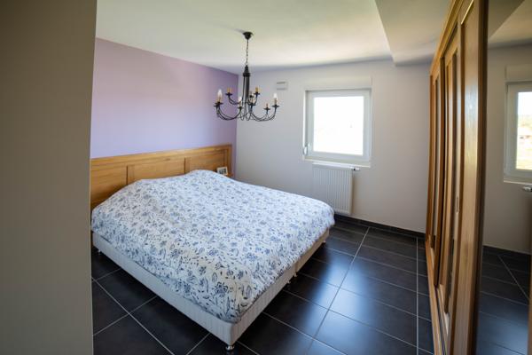 Appartement
         3 pièces
        - 65 m² 194 990 € *