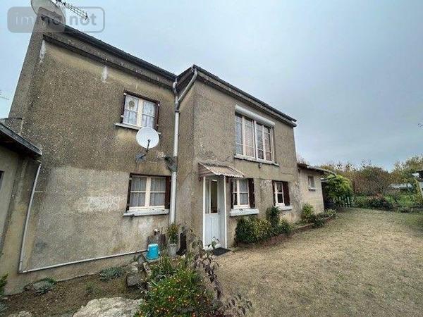 Maison à vendre à Clefs dans le Maine-et-Loire (49150), ref : LB/2561   
centre