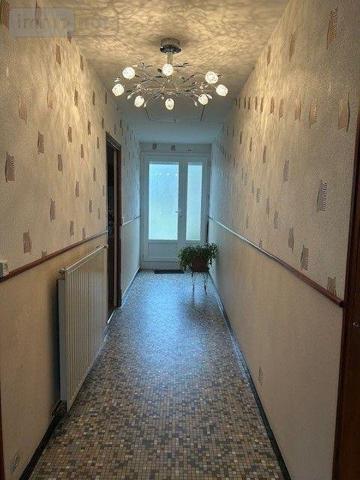 Maison à vendre à Clefs dans le Maine-et-Loire (49150), ref : LB/2561   
centre