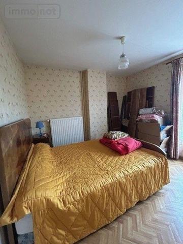 Maison à vendre à Clefs dans le Maine-et-Loire (49150), ref : LB/2561   
centre