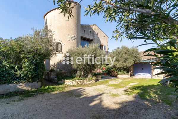 Maison 8 pièces - 328 m²