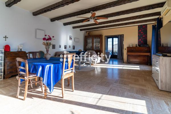 Maison 8 pièces - 328 m²