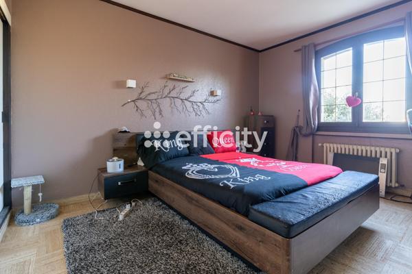 Maison 8 pièces - 328 m²