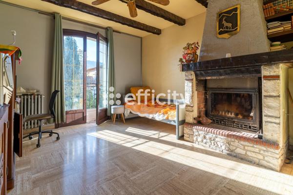 Maison 8 pièces - 328 m²