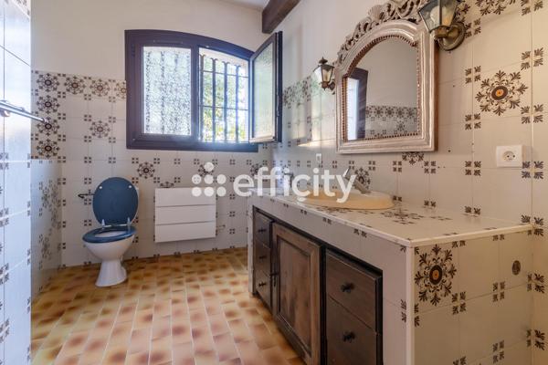 Maison 8 pièces - 328 m²