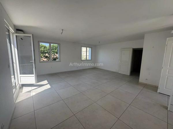 Vente                                                      Maison
                        
                     3 pièces                      70 m2                     à Manosque