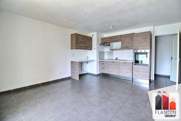 FRANCHEVILLE - Appartement T3 avec balcon et garage