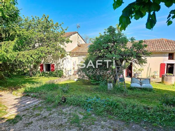 Maison familiale de 214 m² env sur 2090 m² env  de terrain , 4 chambres