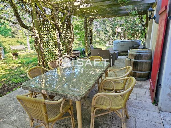 Maison familiale de 214 m² env sur 2090 m² env  de terrain , 4 chambres